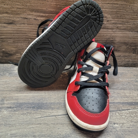 Air Jordan 1 Black Toe Size 10C kids TD toddlers Retro White Red 640735-069 - Picture 5 of 6